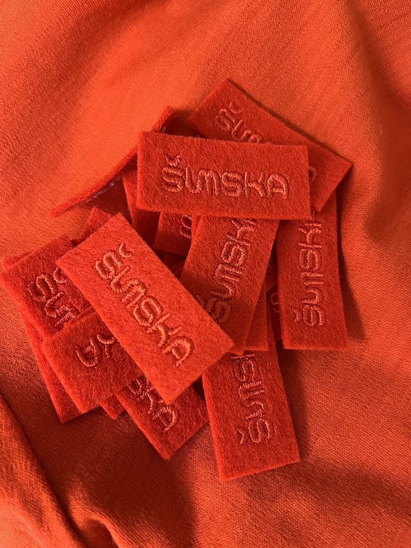 sumska embroidered patches in red colour